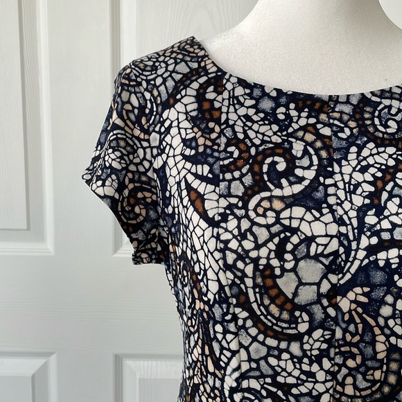 Roz & Ali Patterned Dress - Picture 3 of 5